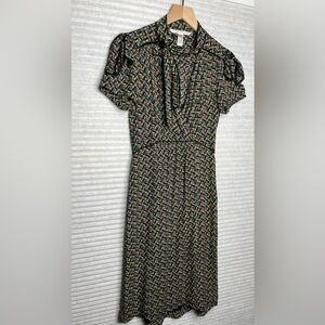 Diane Von Furstenberg 100% Silk Dress Short Sleeve Size 2